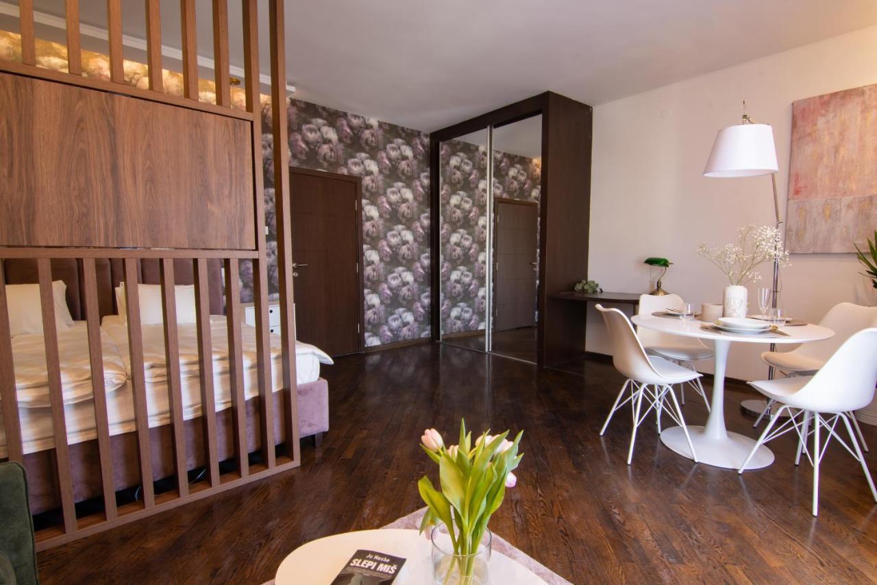 Ferienwohnung Square 6 Belgrad Exterior foto